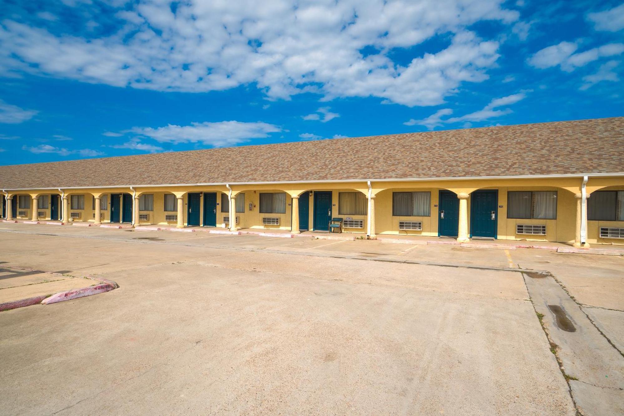 Aransas Bay Inn & Suites Corpus Christi By Oyo Aransas Pass Exterior photo