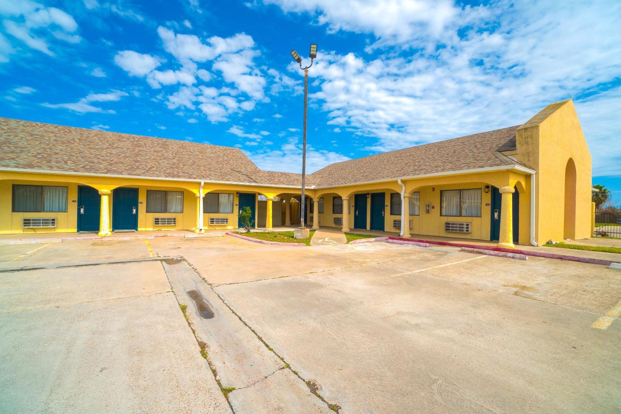 Aransas Bay Inn & Suites Corpus Christi By Oyo Aransas Pass Exterior photo