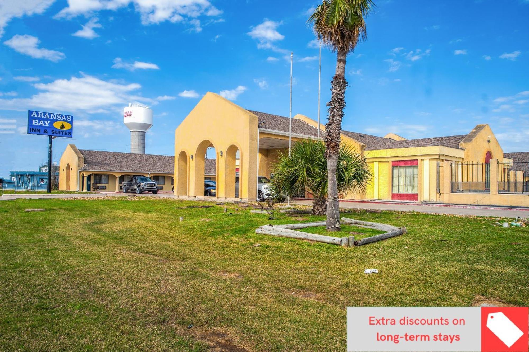 Aransas Bay Inn & Suites Corpus Christi By Oyo Aransas Pass Exterior photo